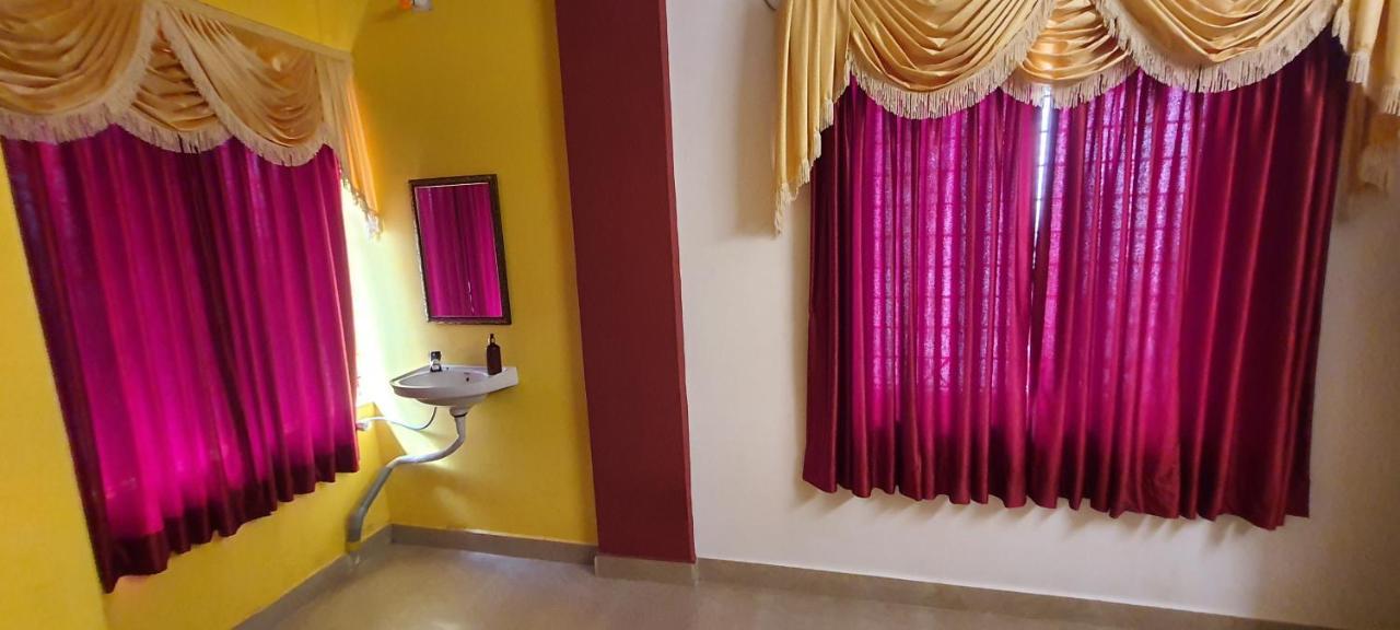 אודופי Hi5 Holiday Apartments מראה חיצוני תמונה